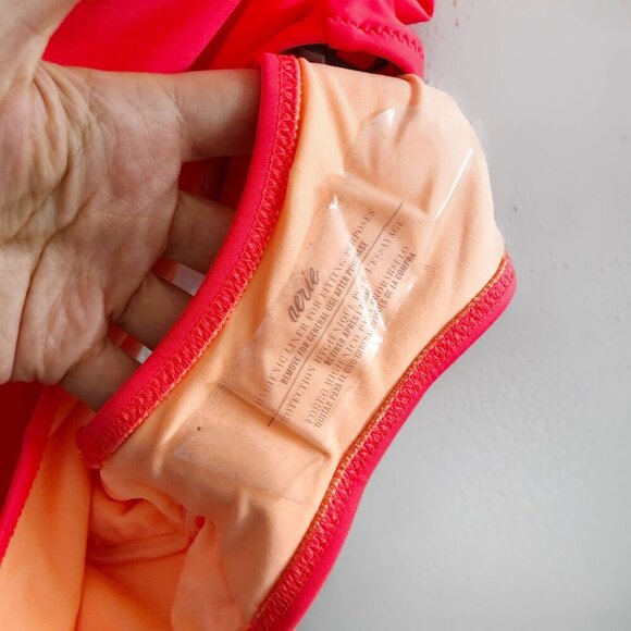 NWT AERIE Deep V-Neck One Piece Swimsuit Size Medium - Picture 5 of 8